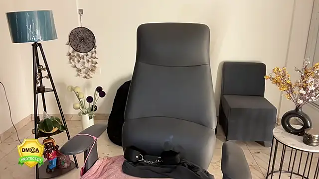 Unique-Beauty live sex cam