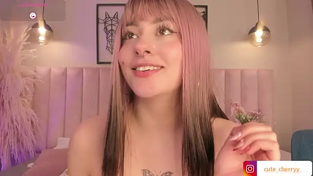 cute__cherry_'s Stripchat show and profile