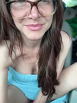 MessyNastyQueen live sex cam