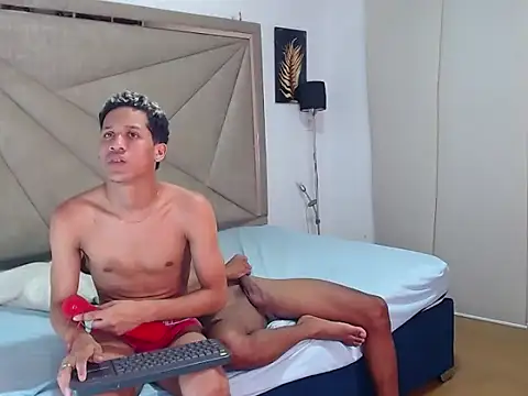 sexy_hot_latinos live sex cam