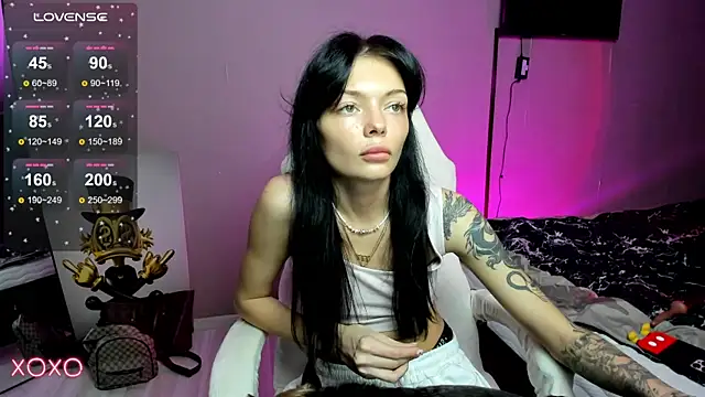 Mariella_Adamss's web cam