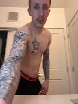 Bradddd73 live sex cam