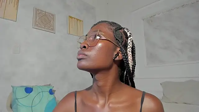 Tahira_21_'s Stripchat show and profile
