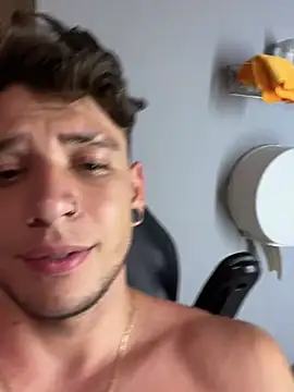 MATTEOSANTINO21 live sex cam