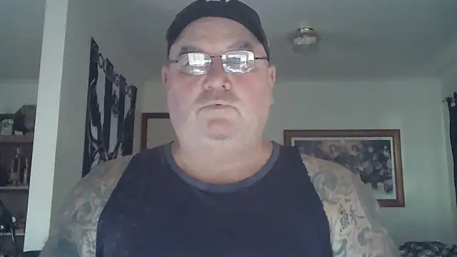 BLUEYEDBEAR69 live sex cam