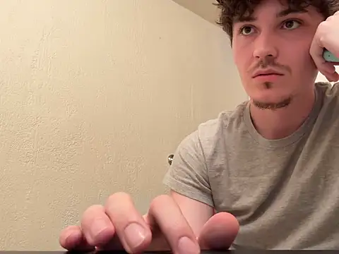 Yungstudbev live sex cam
