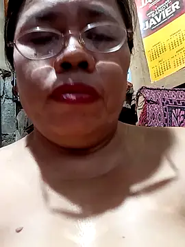 Huge_mama69 live sex cam