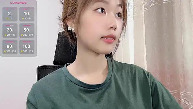 Lvy--v live sex cam