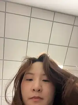 Mia-77 live sex cam