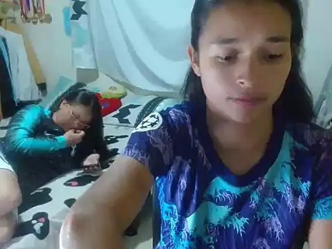 clayre_and_jill's web cam