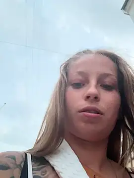 Hr_Fru_Olsen live sex cam