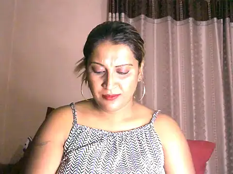 eroticbeauty37's web cam