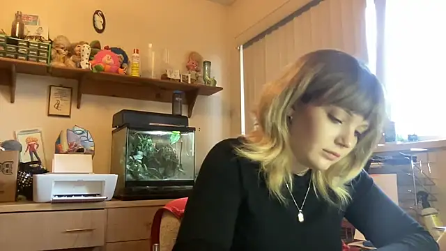 SweetMaisie's web cam