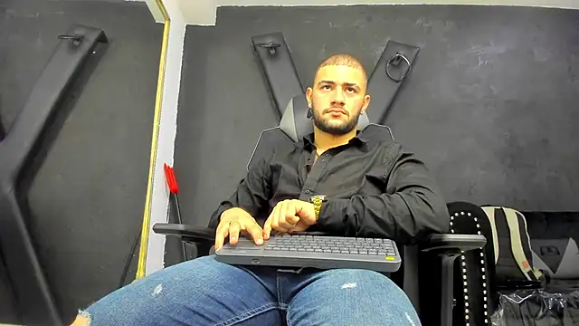 MaximusDick1_'s web cam