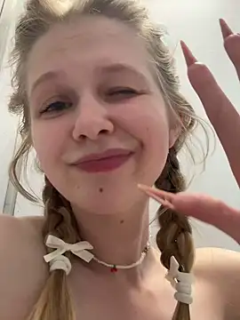 Julie_Cutie live sex cam