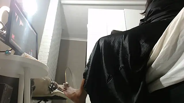 naughtyblackdolie's web cam