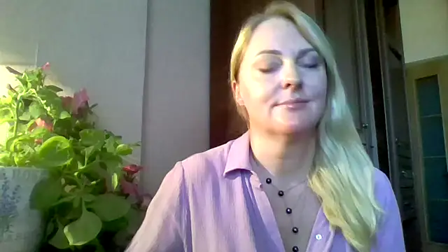 Olivia88888's web cam