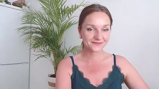 AliciaDesire's web cam