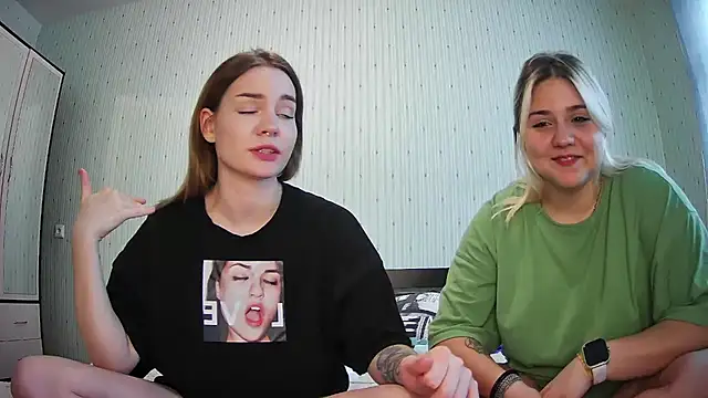 ChrisGirls live sex cam