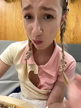 Lia__Love live sex cam