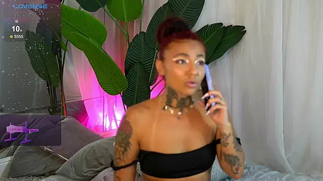 GoldiexGal's web cam