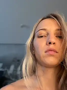 Adelina0001 live sex cam