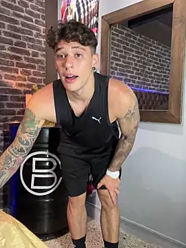 MATTEOSANTINO21 live sex cam