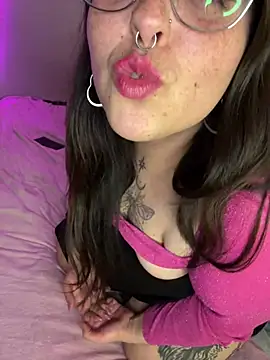 Mizztikaa live sex cam