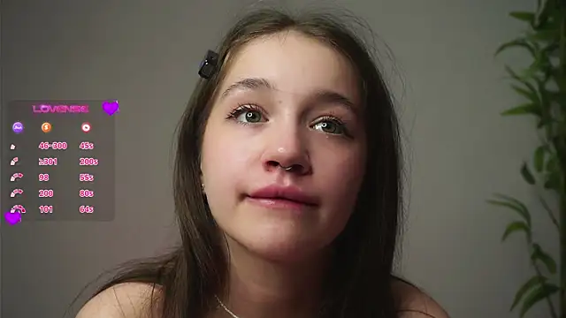 AmiLewis live sex cam