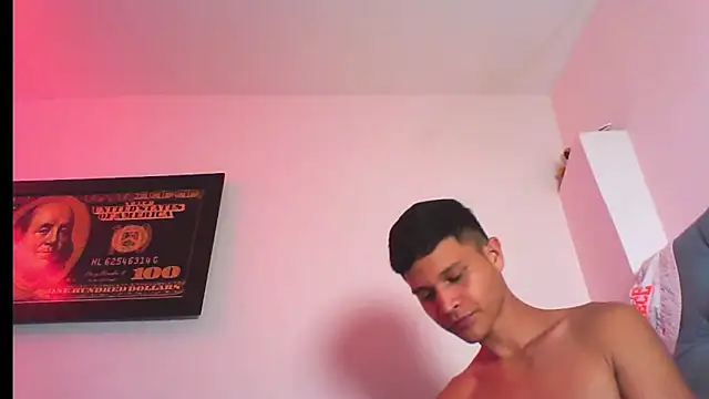 Twinkcock22 live sex cam