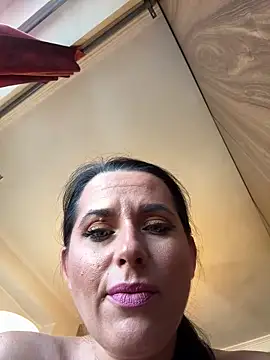 Hotmomcheckk_ live sex cam
