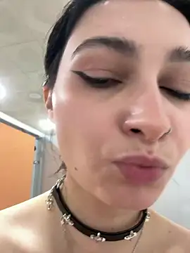 lunalovelee live sex cam