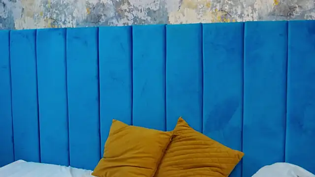Tamia_Lou's web cam