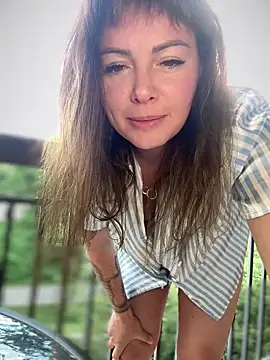 NaughtyLittleVeteran live sex cam