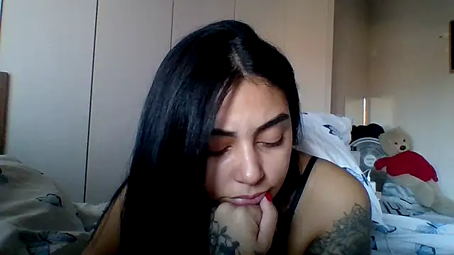 Nandinha777 live sex cam