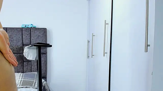 Zack_Froone live sex cam