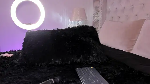 Kev_jenner live sex cam
