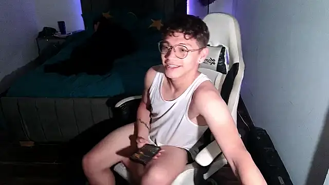 Cumboys_7w7's cam snapshot