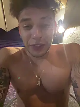 MATTEOSANTINO21 live sex cam