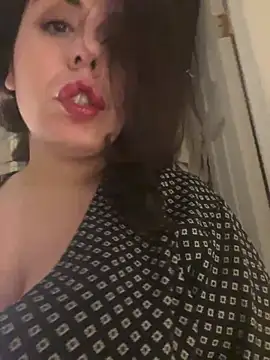 holyeroticss live sex cam