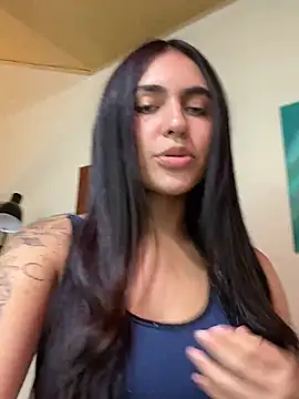 DaphneUwu live sex cam