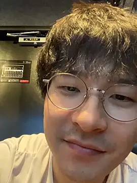 yuuki8910 live sex cam