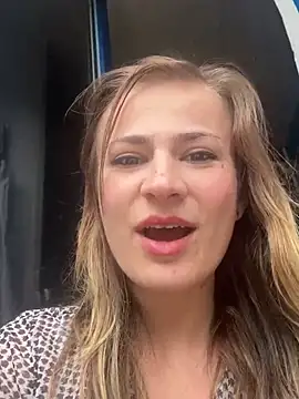 IsabellaEtha live sex cam
