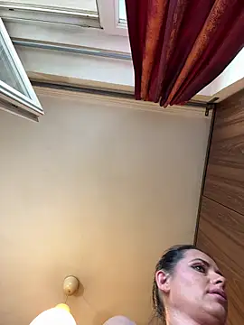 Hotmomcheckk_ live sex cam