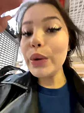Chloe__Moon live sex cam