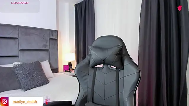 MarilynSmIith live sex cam