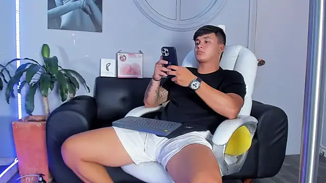 Cristopher_strong live sex cam