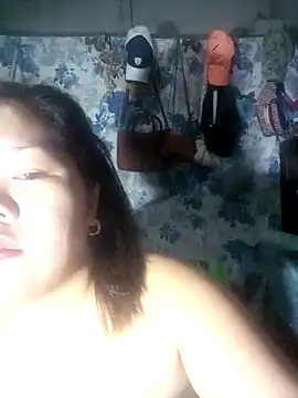 Yummy_tits4youxx's web cam