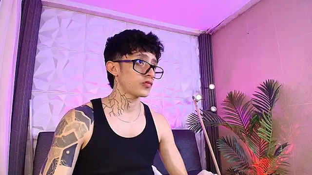 troy_rouge live sex cam