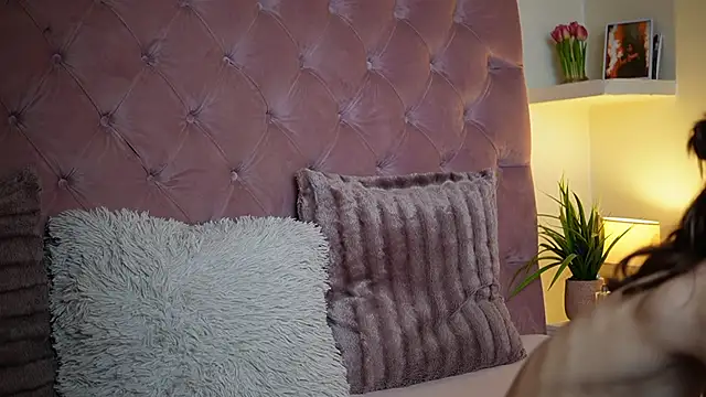 MaiaMini live sex cam